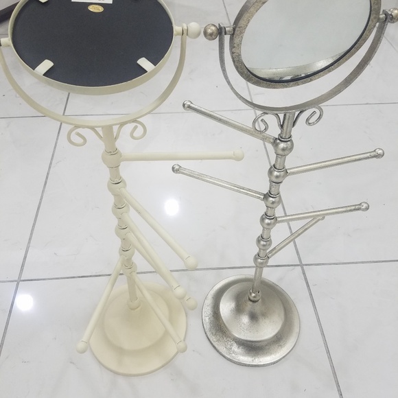 Jewelry Display - Picture 2 of 4